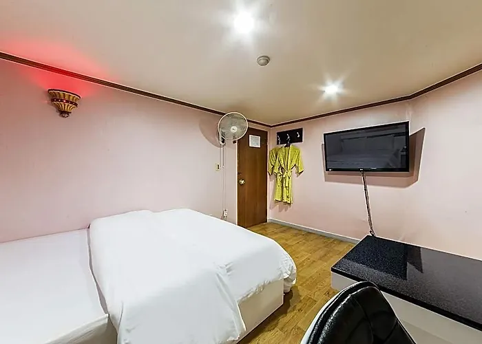 호텔 Cheongnyangni Dongbu 3*